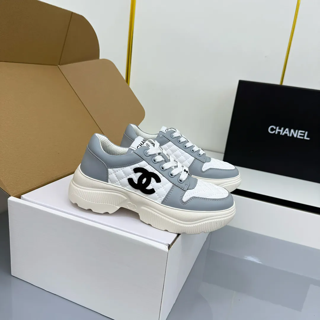 👟👟Ex-factory price 620👟👟 Chanel bread shoes ~ original calfskin panda shoes Chanel 25C latest hot style panda black and white sports shoes casual sneakers Xiaoxiang hot item classic black and white panda color coco girls must pay Fabric: original custom mixed sheepskin lining: original imported breathable mesh lining outsole: Original molded rubber + TPU combination Size: Women's 35-41